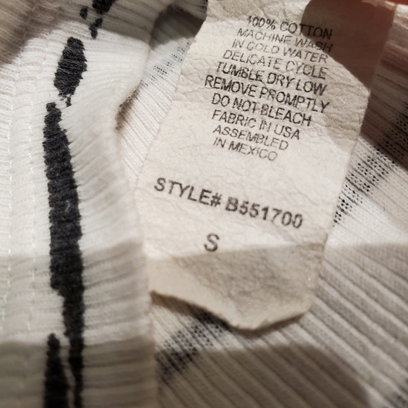 Volcom Ribbed/Striped Guitar Tank Top - Picture 4 of 5